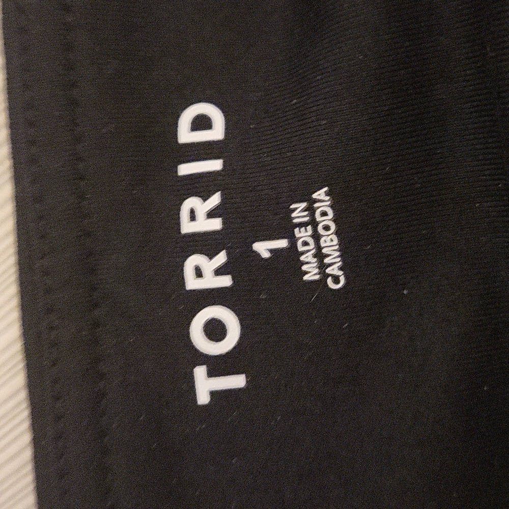 Torrid 1x Women's Sleek Black Bike Shorts. New With Tags - Picture 8 of 13
